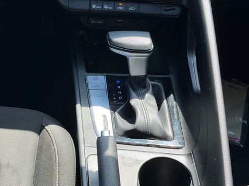 Used 2024 Hyundai Elantra SEL FWD image 16