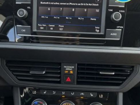 Used 2019 Volkswagen Jetta R-Line FWD image 7
