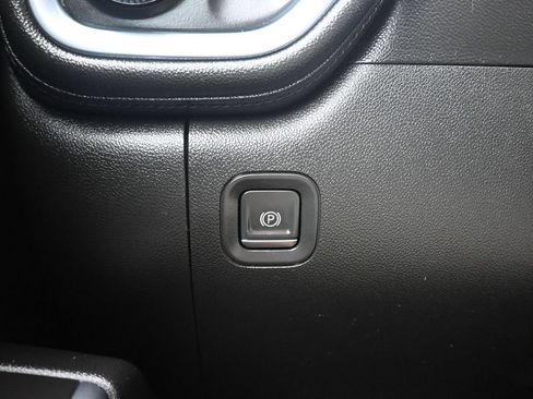 Used 2021 GMC Sierra 1500 Elevation AWD/4WD image 28