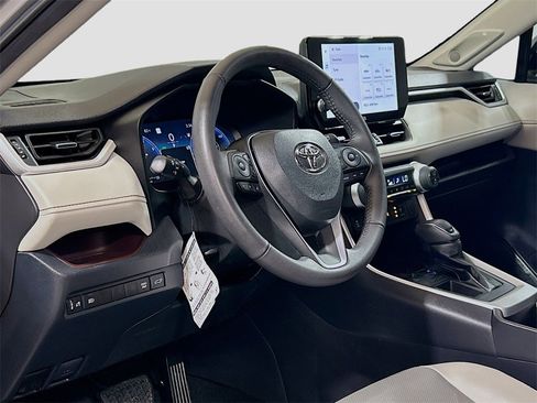 Used 2023 Toyota RAV4 Limited image 7
