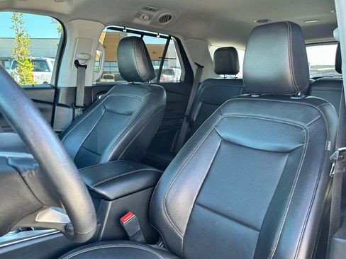 Used 2023 Ford Explorer Limited image 11