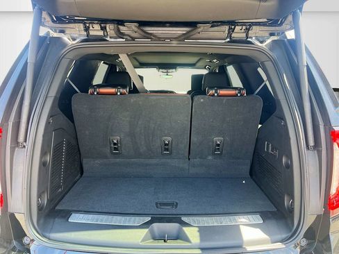 Used 2023 GMC Yukon Denali Ultimate AWD/4WD image 29
