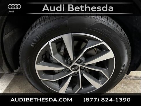 Certified 2025 Audi Q5 2.0T Premium Plus image 9