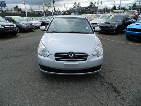 Used 2011 Hyundai Accent GLS image 3