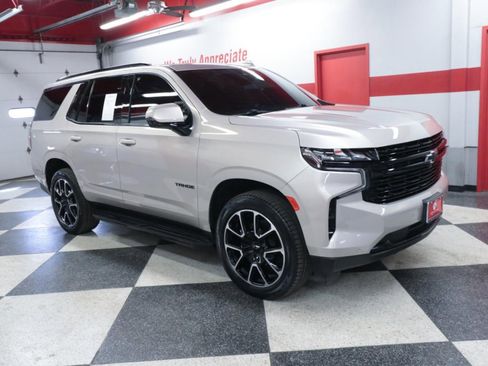 Used 2024 Chevrolet Tahoe RST w/ Luxury Package image 3