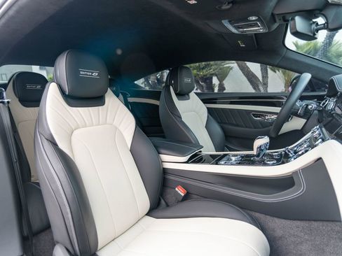 Used 2024 Bentley Continental GT image 31