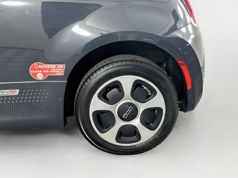 Used 2017 FIAT 500 e FWD image 11