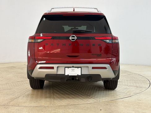 Used 2025 Nissan Pathfinder Platinum w/ Black Appearance Package AWD/4WD image 10
