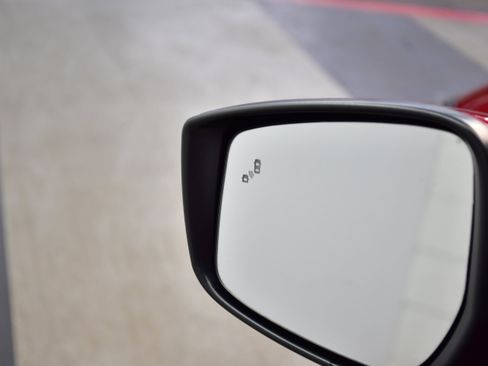 Used 2025 Nissan Versa SV FWD image 14
