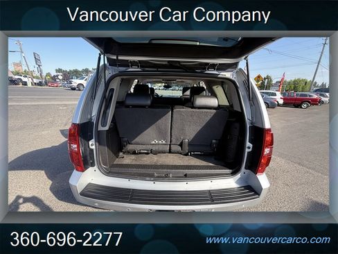 Used 2013 Chevrolet Tahoe LT w/ Luxury Package AWD/4WD image 18
