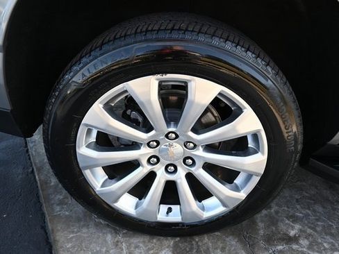 Used 2025 Chevrolet Tahoe Premier image 12