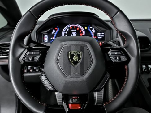 Used 2020 Lamborghini Huracan EVO image 27