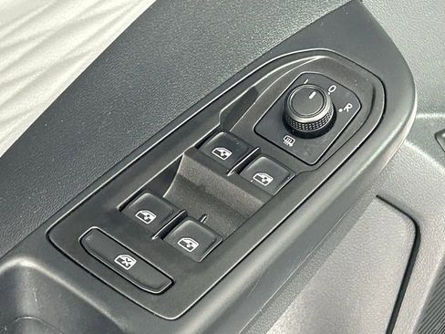 Used 2023 Volkswagen Taos S image 31