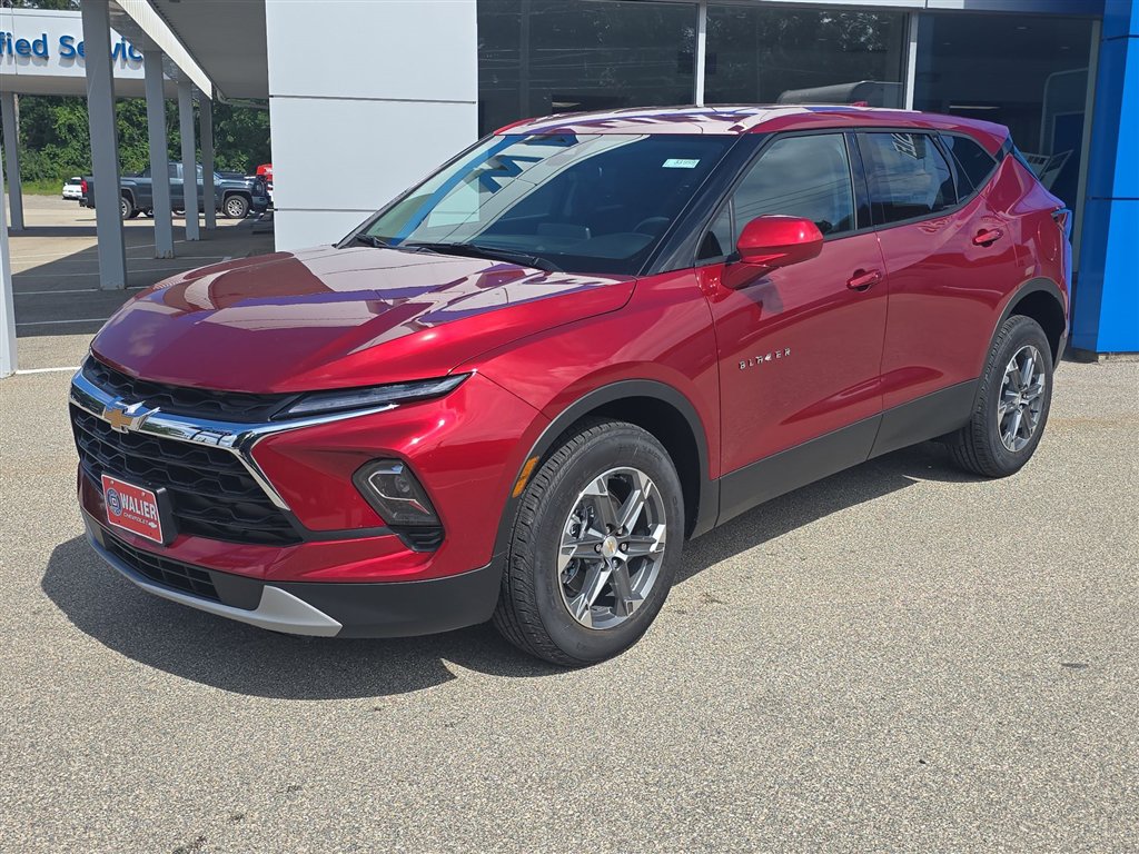 New 2026 Chevrolet Blazer LT AWD/4WD image 1