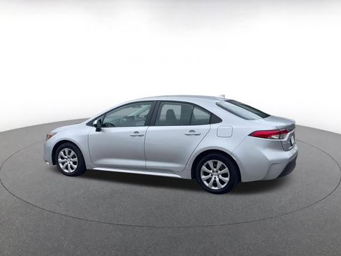 Used 2025 Toyota Corolla LE image 9