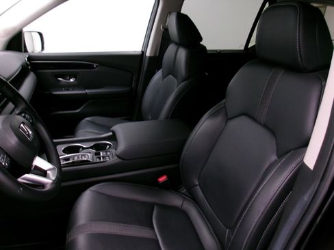 Used 2025 Honda Pilot EX-L image 7