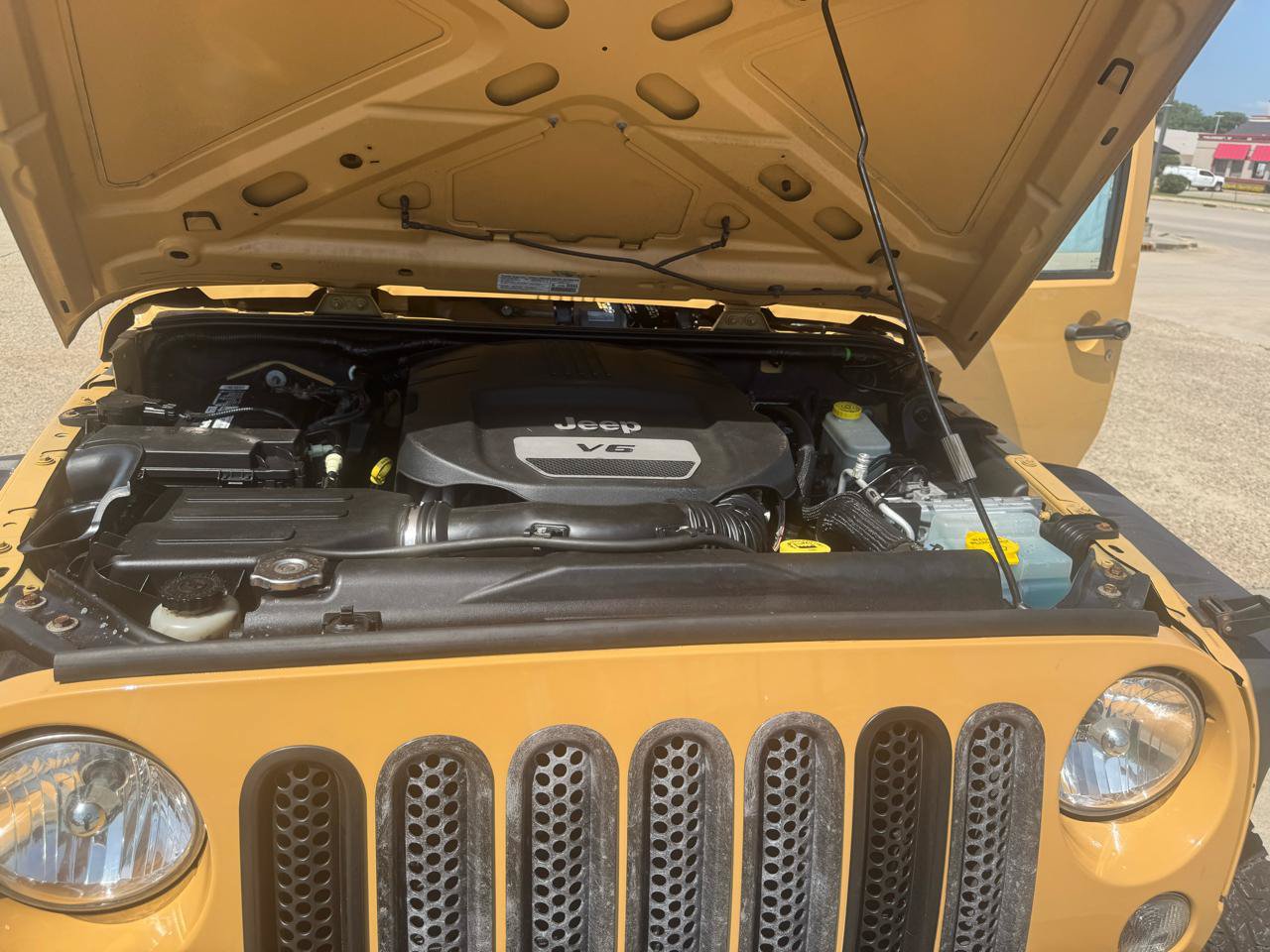 Used 2014 Jeep Wrangler Sport AWD/4WD image 12