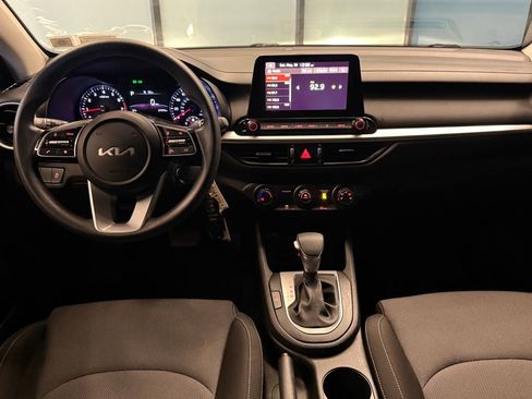 Used 2023 Kia Forte LXS w/ LXS Technology Package FWD image 9