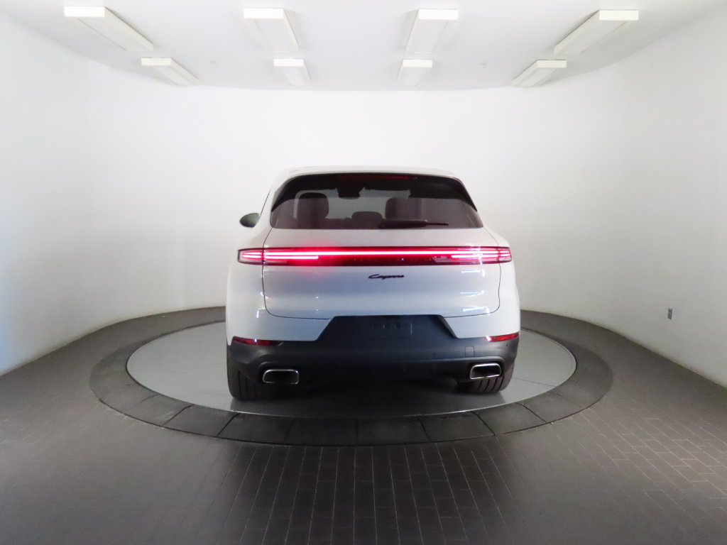 Certified 2026 Porsche Cayenne E-Hybrid AWD/4WD image 6