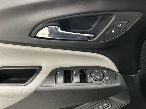 Used 2019 Chevrolet Equinox Premier AWD/4WD image 11