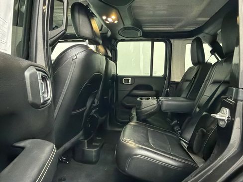 Used 2019 Jeep Wrangler Unlimited Sahara w/ Uconnect 4C Nav & Sound Group image 16