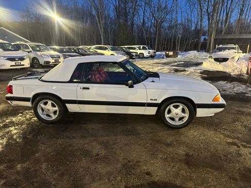 Used 1990 Ford Mustang LX RWD image 4