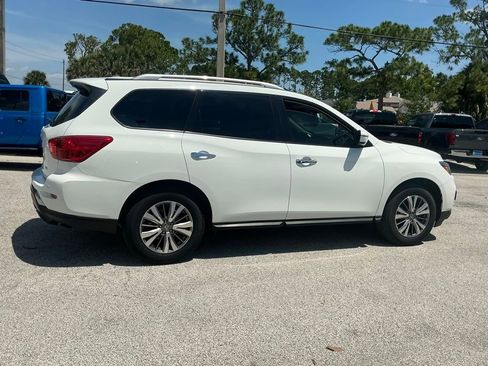 Used 2018 Nissan Pathfinder SV FWD image 7