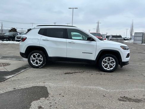 Certified 2025 Jeep Compass Latitude image 10