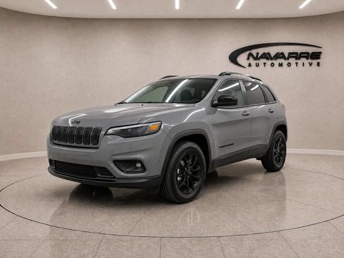 Used 2023 Jeep Cherokee Altitude Lux AWD/4WD image 3