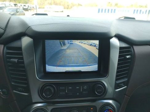 Used 2018 Chevrolet Suburban Premier image 30