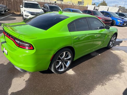 Used 2017 Dodge Charger R/T w/ Premium Group image 7