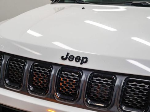 Used 2023 Jeep Compass Altitude image 8