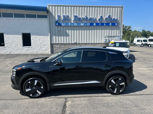 Used 2025 Nissan Kicks SR AWD/4WD image 6