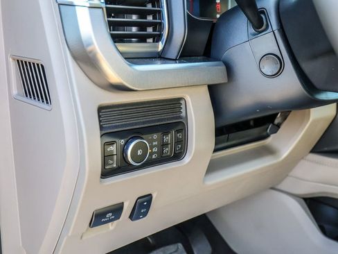 Used 2025 Ford F350 Platinum w/ Platinum Plus Package image 33