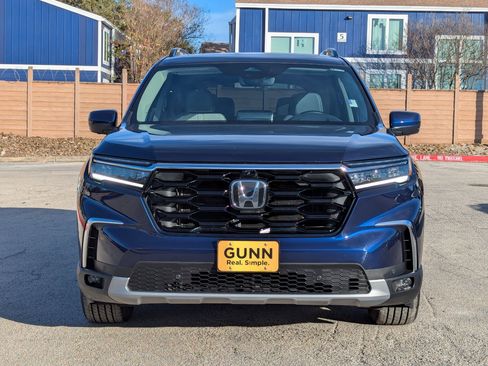 Used 2023 Honda Pilot Elite image 9