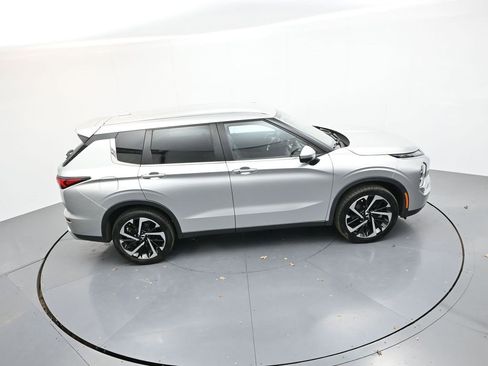 Used 2022 Mitsubishi Outlander SE image 24