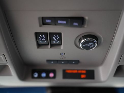 Used 2019 Cadillac Escalade Luxury AWD/4WD image 22