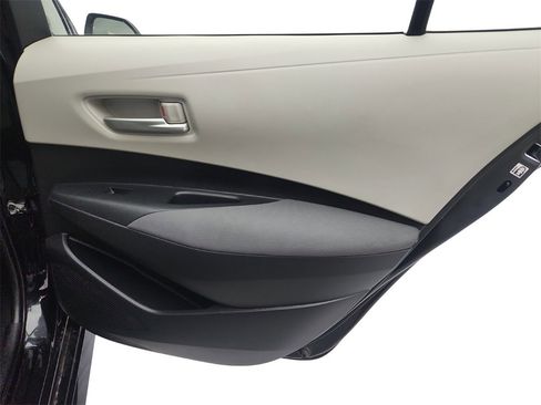 Used 2021 Toyota Corolla LE w/ Carpet Mat Package (TMS) image 25