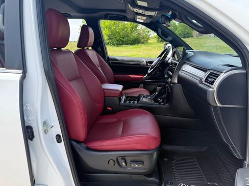 Used 2023 Lexus GX 460 Premium w/ Premium Package image 14