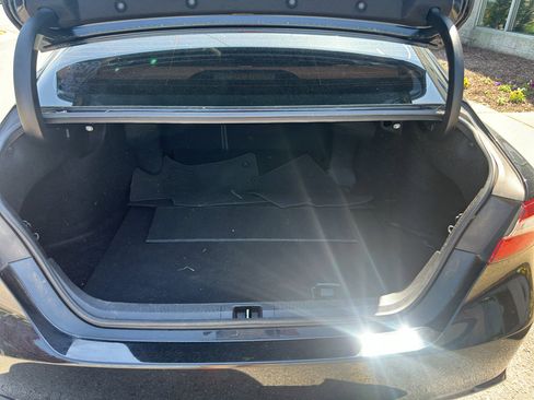 Used 2019 Toyota Camry SE FWD image 14