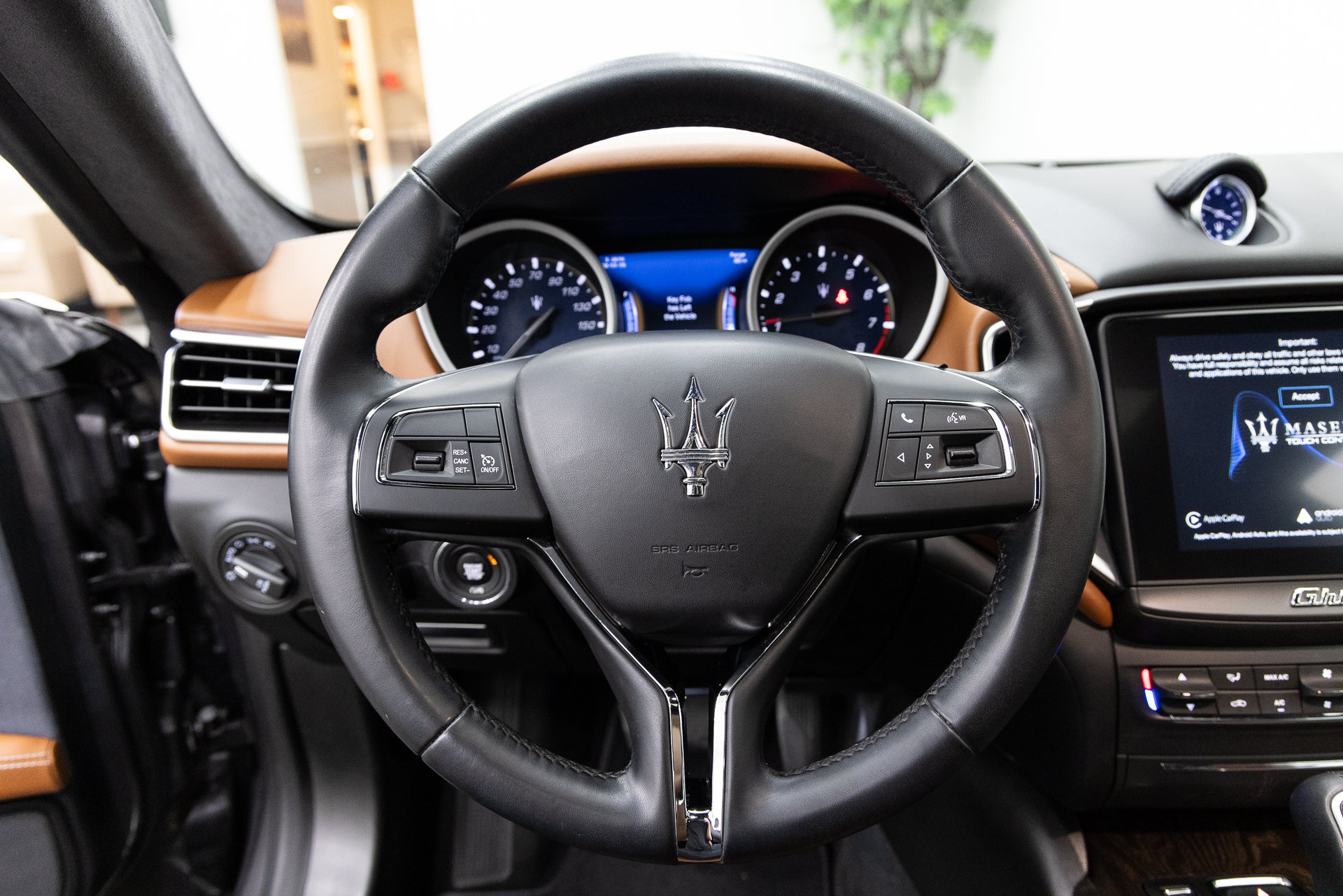 Used 2018 Maserati Ghibli GranLusso RWD image 16