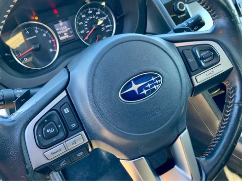 Used 2016 Subaru Crosstrek 2.0i Premium w/ Moonroof Package image 35