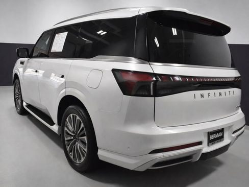 Used 2025 INFINITI QX80 Sensory image 3