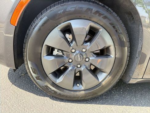 Used 2020 Chrysler Pacifica Touring-L w/ S Appearance Package FWD image 18