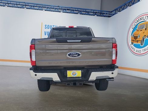 Used 2019 Ford F350 Lariat w/ Chrome Package image 4