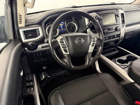 Used 2019 Nissan Titan PRO-4X w/ Pro-4x Utility Package AWD/4WD image 18