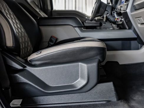 Used 2022 Ford F350 XLT w/ XLT Premium Package image 32