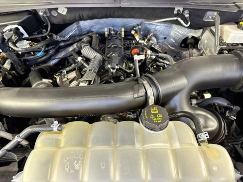 Used 2024 Ford Expedition XLT AWD/4WD image 40