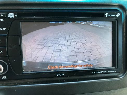Used 2012 Toyota Sienna LE FWD image 19
