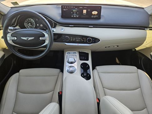 Used 2025 Genesis GV70 2.5T w/ Select Package image 25